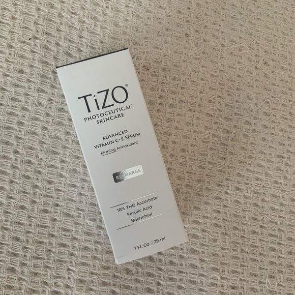 New TiZO Photoceuticals Advanced Vitamin C + E Face Serum